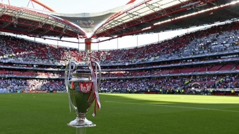 La Champions League ya está en el estadio Da Luz de Lisboa, a la espera de que desde las 15:00 horas se defina su nuevo dueño en la final Bayern-PSG