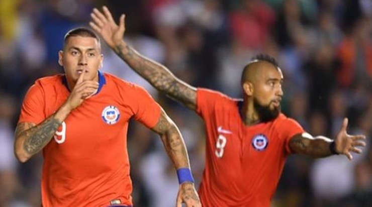 Nicolás Castillo y Arturo Vidal al América