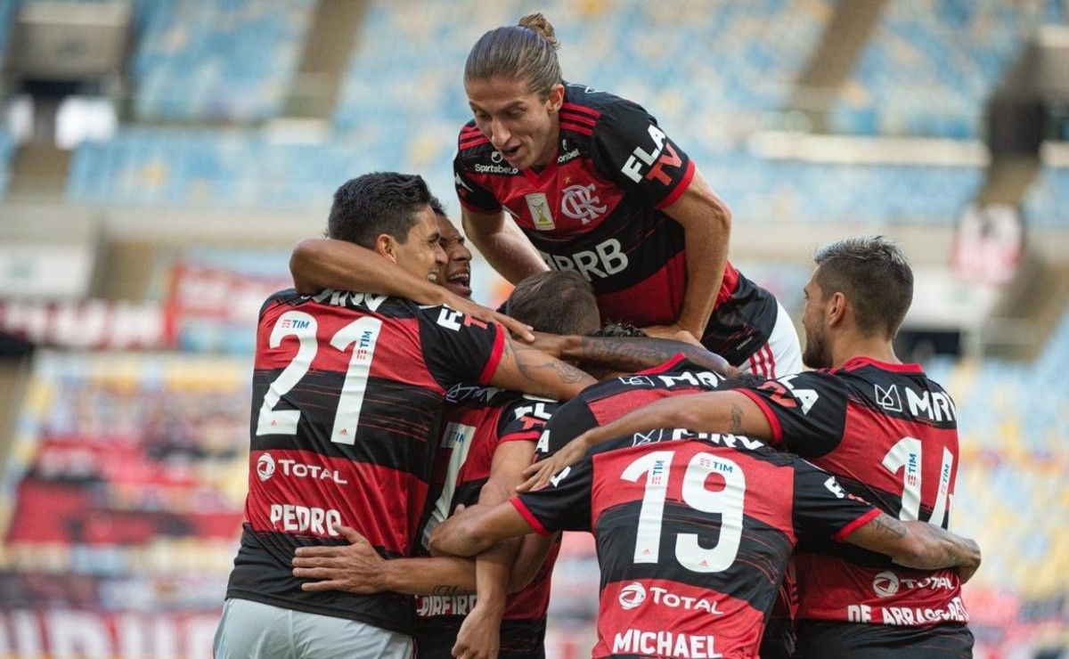 Huaso titular!🤪⚫🔴🔥 Mauricio Isla sigue su travesía en tierras brasileñas  y hoy nuevamente irá desde el inicio. El Flamengo recibe a…