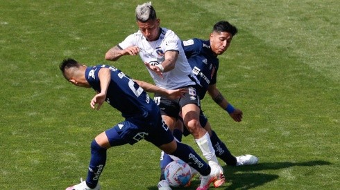 Leonardo Valencia contra Universidad de Chile.