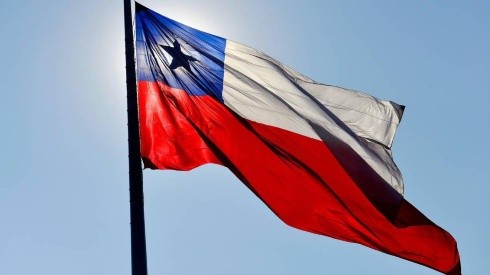 La bandera chilena se puede izar durante todo el año, pero si se hace de manera incorrecta, hay multas que van desde 1 a 5 UTM.