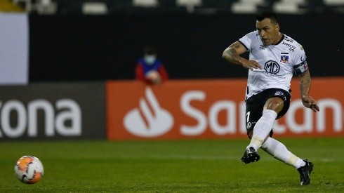 Esteban Paredes volvió a romper registros con su actuación por Colo Colo en Copa Libertadores
