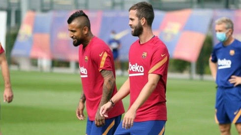 Arturo Vidal y Miralem Pjanic llamaron la atención en la práctica de Barcelona de este jueves