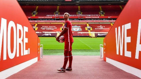 Thiago Alcantara en su presentación en el Liverpool