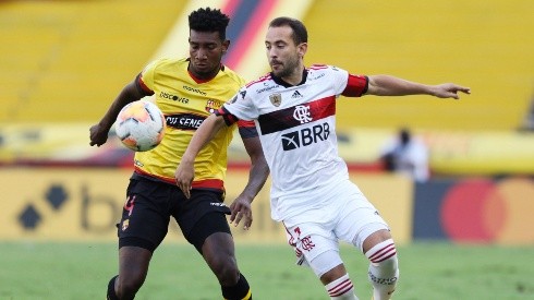 Flamengo visita a Barcelona en un duelo marcado por los casos de Covid-19