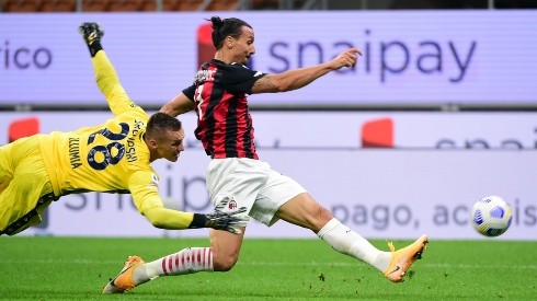 Zlatan Ibrahimovic ante el Bologna