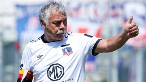 Carlos Caszely pide un varios refuerzos para Colo Colo.