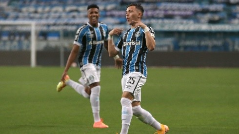 Gremio festeja el 1-0 contra Católica en Copa Libertadores.
