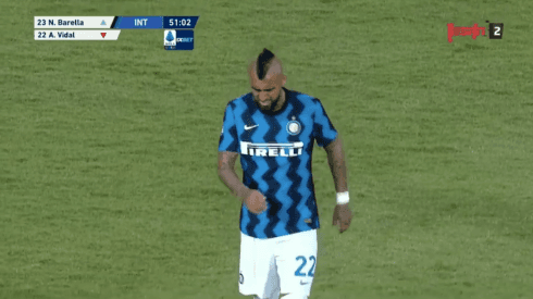 Arturo Vidal sale adolorido en Inter y prende alarmas en la Roja.