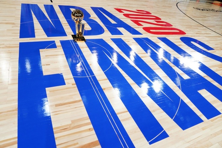 Las NBA Finals se desarrollan en la “Burbuja” de Orlando, en Florida, acondicionada para la competencia y en especial para los últimos partidos. | Foto: Getty Images.
