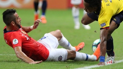 Mauricio Isla es uno de los titulares seguros de la selección chilena en el proceso para el Mundial de Qatar 2022