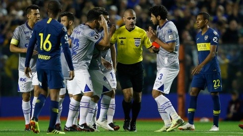 La Conmebol tuvo que corregir el error morrocotudo de Éber Aquino, árbitro del encuentro entre Chile y Uruguay por Eliminatorias Qatar 2022