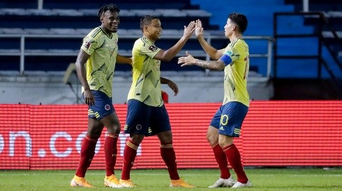 Colombia golea y mete miedo a Chile en eliminatorias