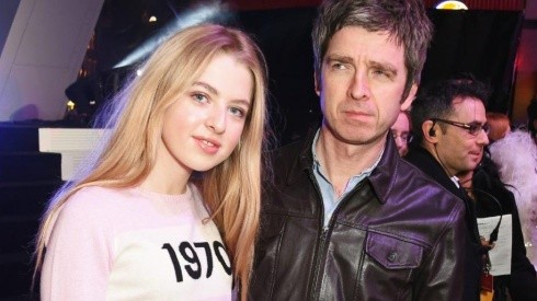 Anais junto a su padre Noel Gallagher.