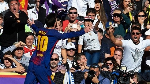 Lionel Messi en uno de sus goles al Real Madrid