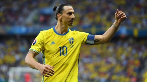 Zlatan le tira un palo a la selección sueca