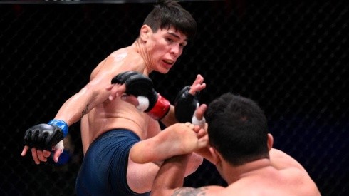 Ignacio Bahamondes gana con un KO brutal y se asegura un contrato en el UFC