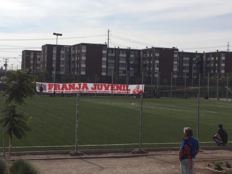 Franja Juvenil, en laslas canchas de tierra y las calles de la Carrascal Poniente.
