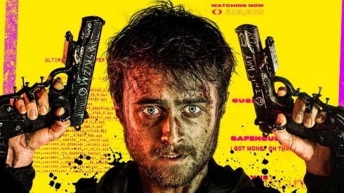 Daniel Radcliffe es Miles en "Manos a las Armas", un joven al que le pesará andar de hater en internet.