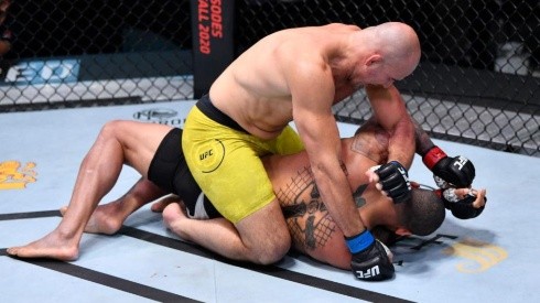 Glover Teixeira destrozó a Thiago Santos en la estelar del UFC Fight Night Vegas 13.