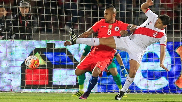 Perú nunca ha podido ganar un partido por los puntos en Chile, y La Roja quiere mantener el registro con una victoria. Foto: Agencia Uno