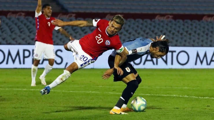 Martín Cáceres fue titular de Uruguay ante Chile en el inicio de las Eliminatorias Qatar 2022. Foto: Getty Images