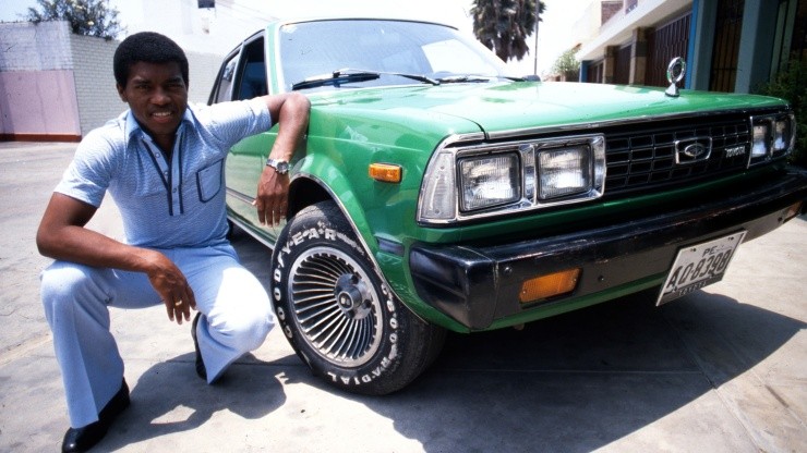 Julio César Uribe, ídolo del fútbol peruano