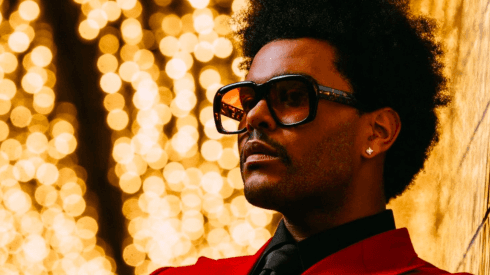 The Weeknd ha estado en los oídos del mundo con su hit "Blinding Lights", que sin duda estará presente en el Superbowl 2021.