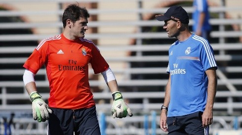 Iker Casillas espera ser un DT como Zinedine Zidane.