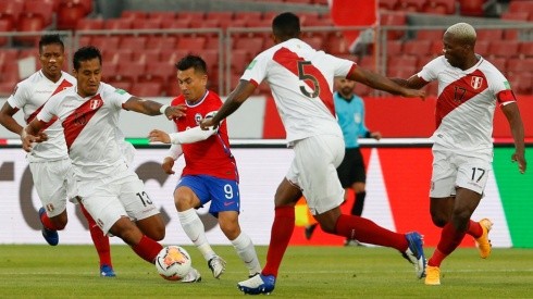 Chile recibe a Perú en la búsqueda de su primer triunfo en el camino hacia Qatar 2022.