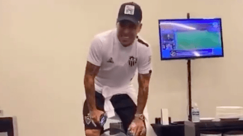 Vargas bailó al ritmo de "La bomba" en su bautizo con el Mineiro