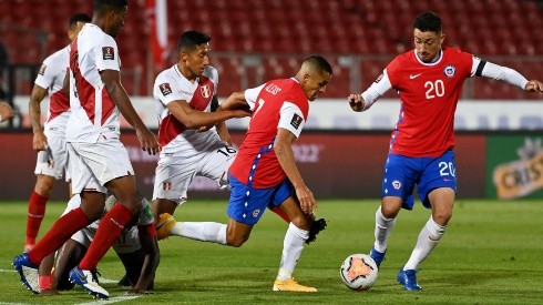 Alexis Sánchez jugó algunos minutos ante Perú y tuvo opción de anotar en el último partido de las Eliminatorias Sudamericanas para el Mundial de Qatar 2022