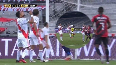 El cabezazo de Paulo Díaz: casi gol de River Plate contra Athletico Paranaense.