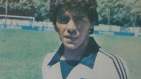 Diego Armando Maradona con la camiseta de Colo Colo