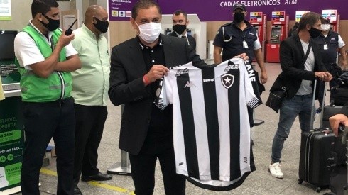 Ramón Díaz firma con Botafogo