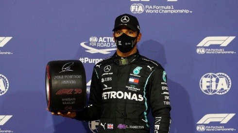 Lewis Hamilton celebra su 7° campeonato de F1 con la Pole position del GP de Baréin.