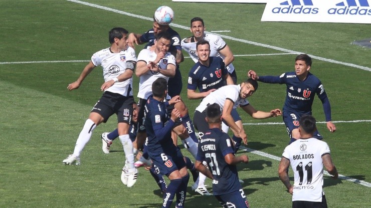 Colo Colo y Universidad de Chile sufren por el riesgo de descenso en el Campeonato Nacional. Foto: Agencia Unoi