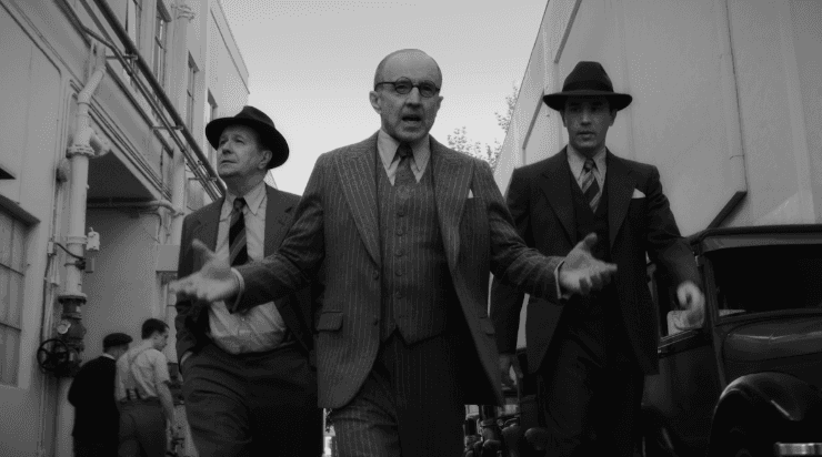 “Mank” lanza una ácida mirada a los ejecutivos de estudios de Hollywood de los 30’s.