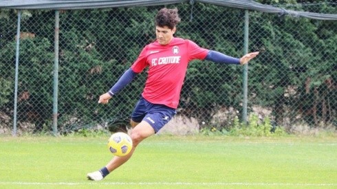 Con sólo 18 años, Luis Rojas aguarda por su debut en el fútbol italiano con la camiseta del Crotone