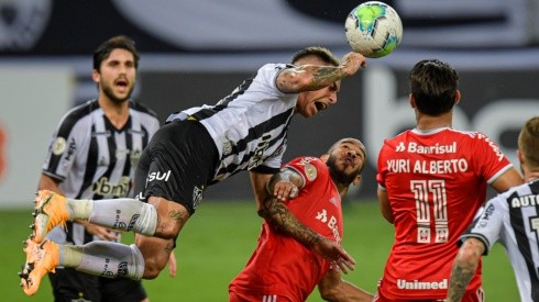 Mala jornada para Atlético Mineiro en su lucha por el título del Brasileirao