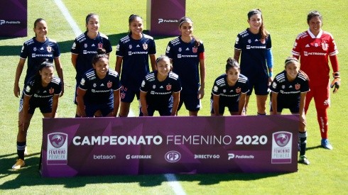 La U enfrenta al Chago Morning en la final del Campeonato Femenino con la nueva camiseta azul.