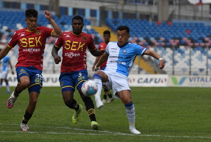 En el último duelo disputado entre ambos, Deportes Antofagasta venció por 2-0 a la Unión Española. (Foto: Getty Images)