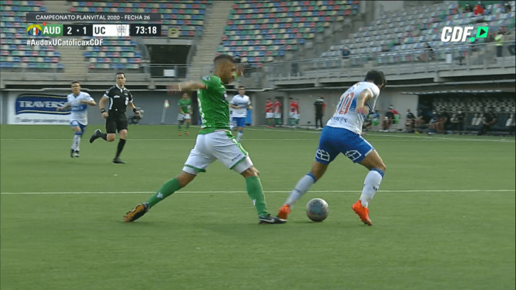 Posible penal de Audax Italiano contra Universidad Católica