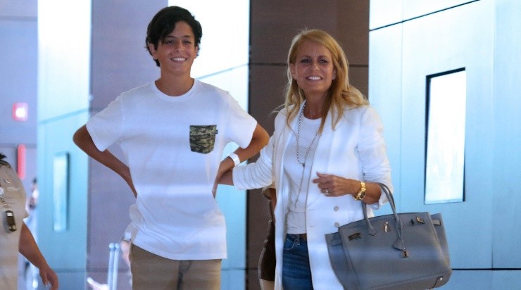 Cecilia Bolocco junto a su hijo Máximo Menem.