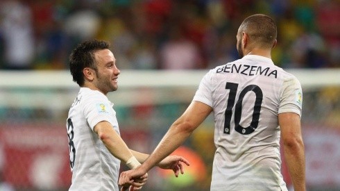 Benzema y Valbuena durante un partido con la selección francesa.