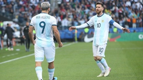 Sergio Kun Agüero junto a Lionel Messi en la Copa América ante Chile