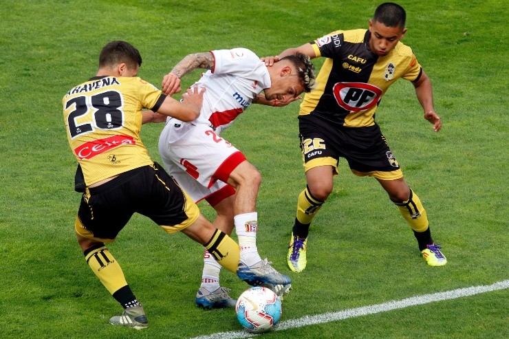 En el duelo de la primera rueda Curicó venció por 2-1 a Coquimbo Unido. (Agencia Uno)
