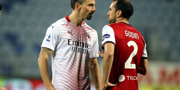 Zlatan Ibrahimovic had a sharp cross with Diego Godín at AC Milan against Cagliari for Serie A.