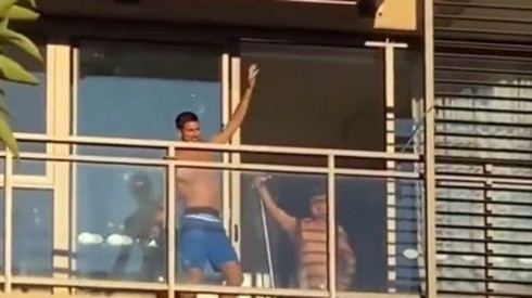 Djokovic bailando en el balcón de su habitación