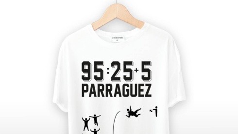 Polera en homenaje al gol de Javier Parraguez